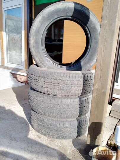 Bridgestone Dueler H/T D687 225/65 R17 102