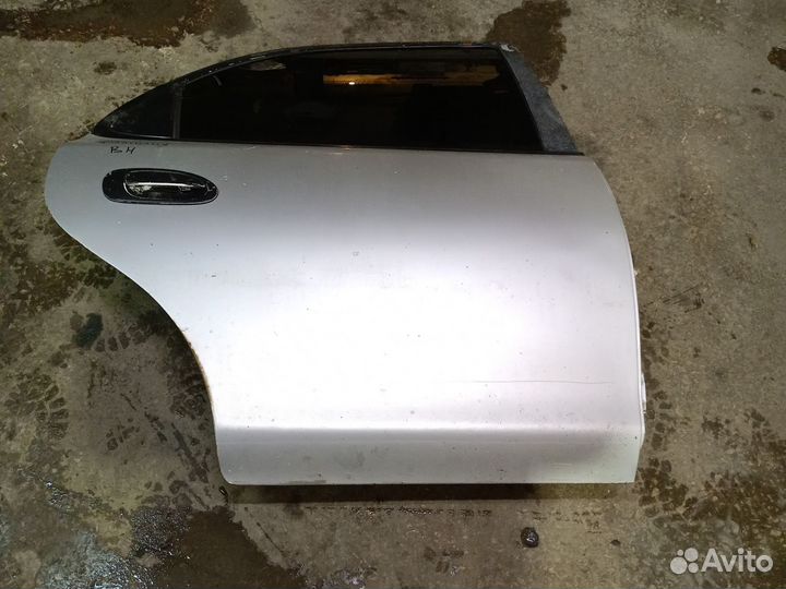 Дверь (боковая) задняя седан Mazda Familia BH / 32