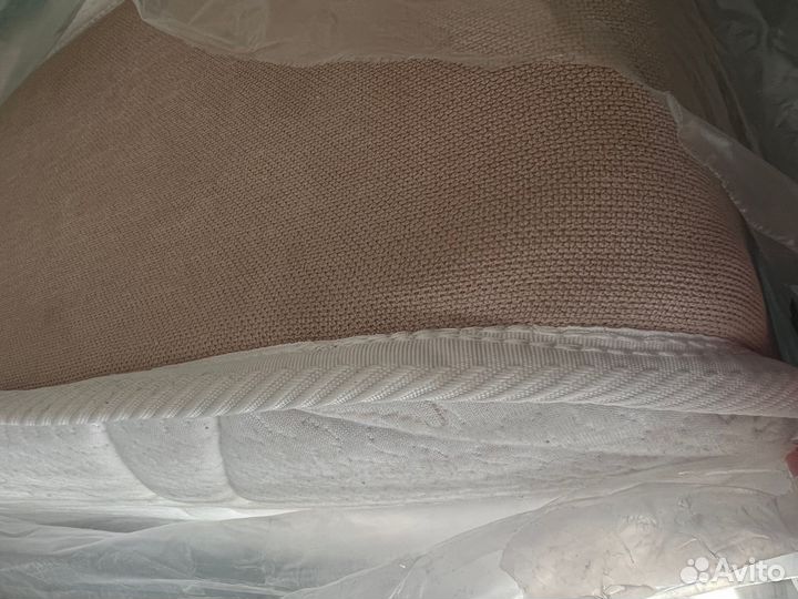 Продам матрас 1.4 м