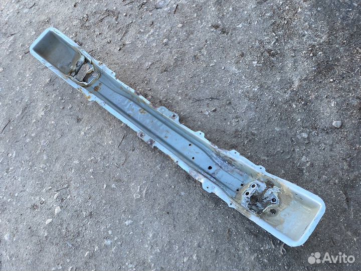 Усилитель бампера renault logan 2