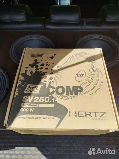 Комплект акустических динамиков с усилителем