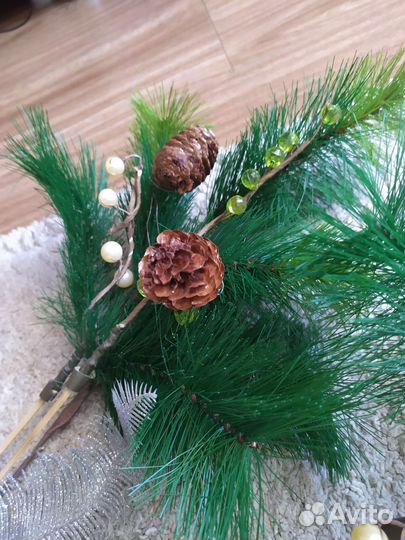 Ветки сосны искусственной. Декор