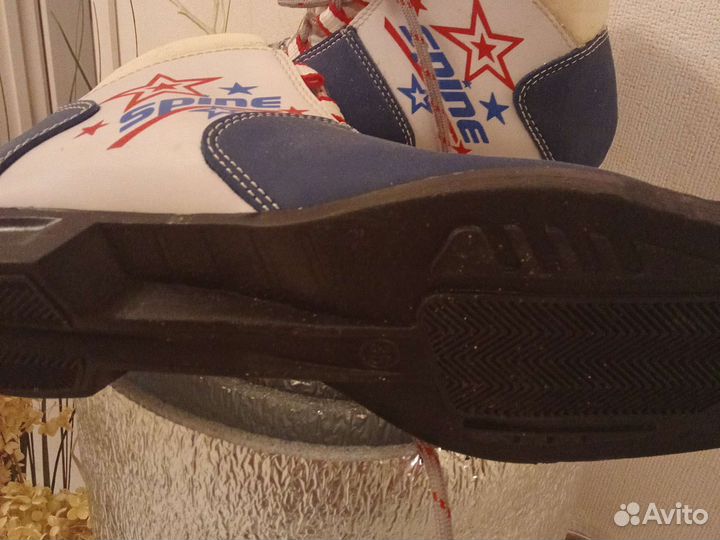 Лыжные ботинки 35 размер