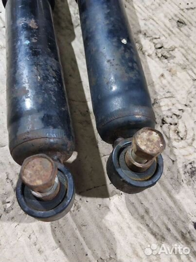 Амортизатор передний Mazda BT-50