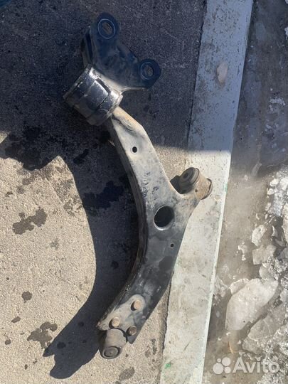 Передний рычаг на Форд Фокус 3 рейсталинг