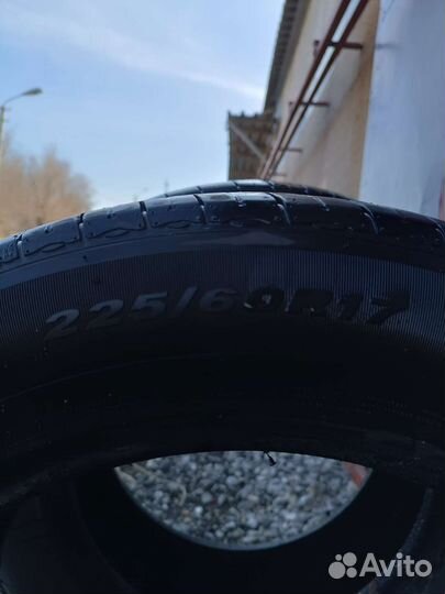 Nexen N Fera RU1 225/60 R17