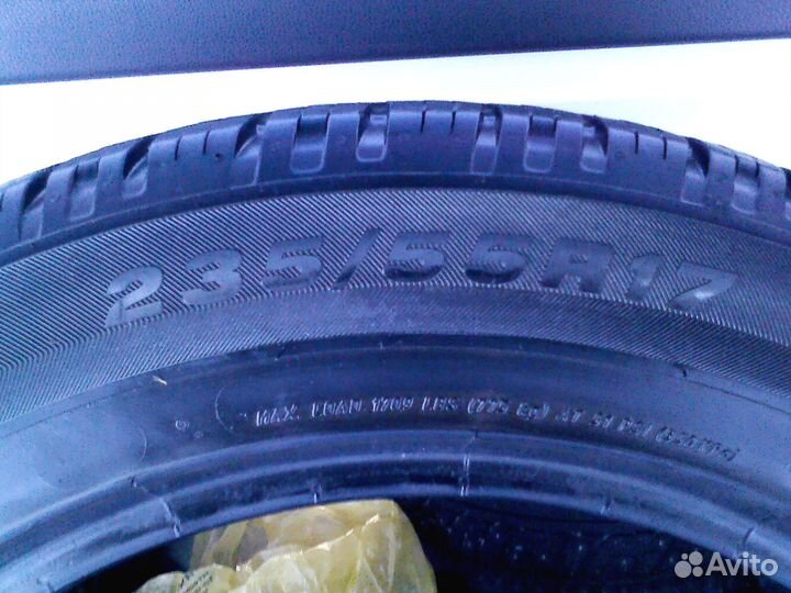 Nokian Tyres Hakka Blue 235/55 R17