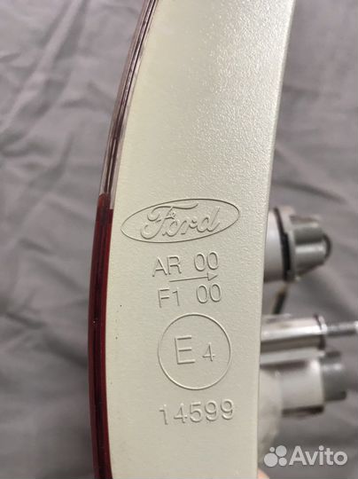 Фонарь задний внутренний правый Ford Focus III