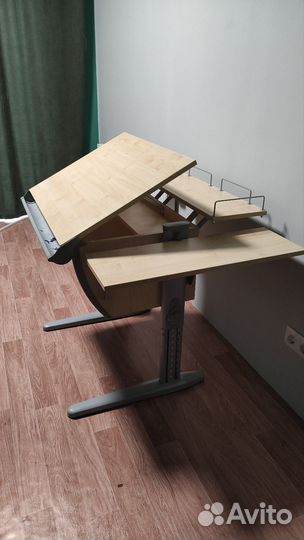 Растущая парта Дэми