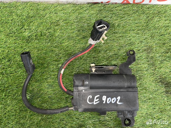 Насос (моторчик) омывателя стекла Cadillac Escalad