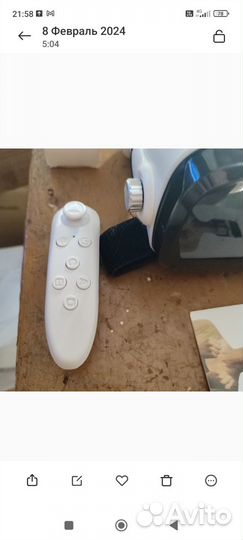 Очки виртуальной реальности с джойстиком