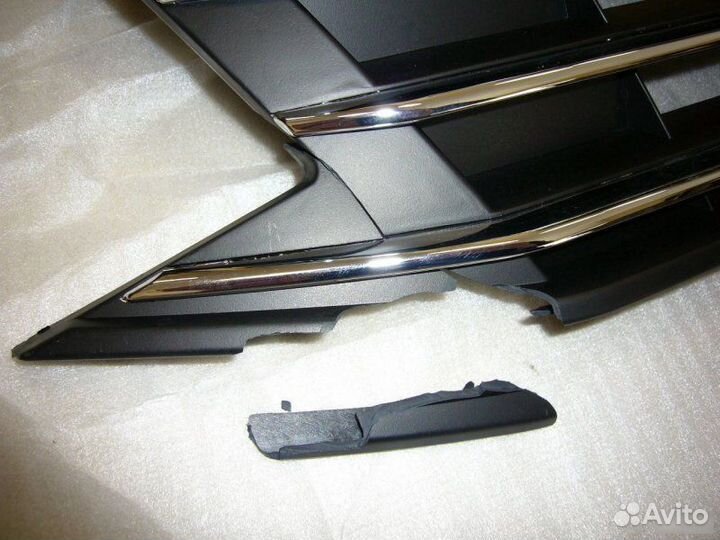 Решетка радиатора передняя Volkswagen Polo 2014