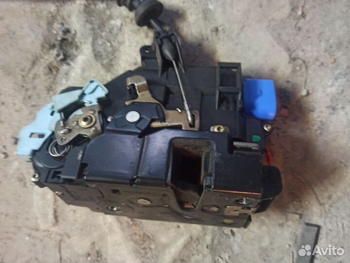 Замок дверной водительский