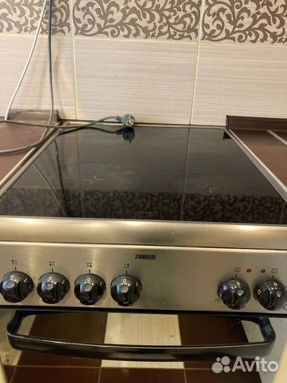 Плита электрическая стеклокерамика Zanussi