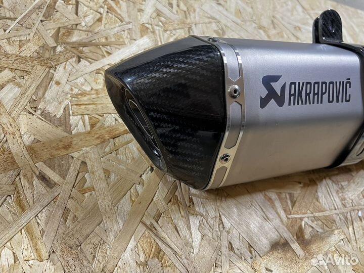 Титановый выхлоп глушитель Akrapovic