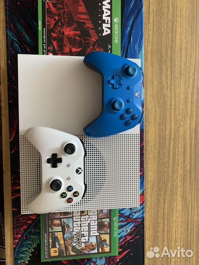 Xbox One S 1tb с xbox game pass ultimate на год