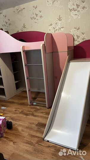 Детская кровать чердак со шкафом Горкой