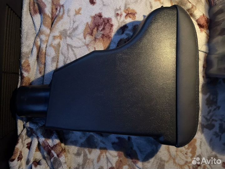 Подлокотник