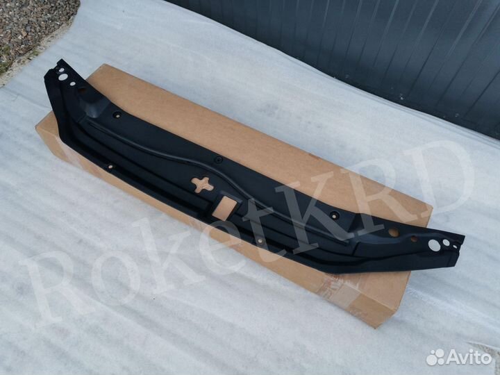 Подкапотная накладка Toyota Land Cruiser 200 бенз