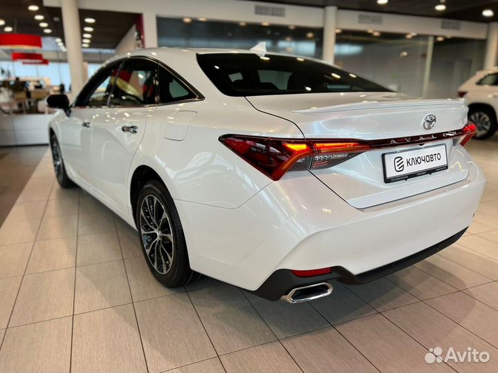 Toyota Avalon 2.5 AT, 2022