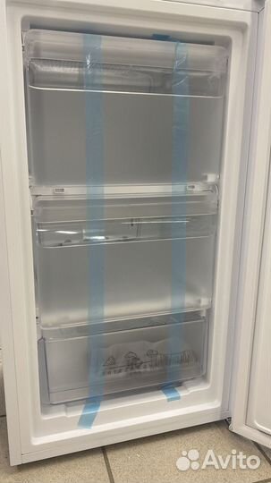 Морозильный шкаф 84,5 см