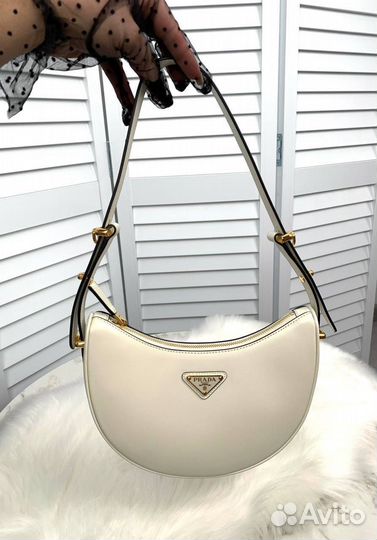 Кожаная мини сумка Prada