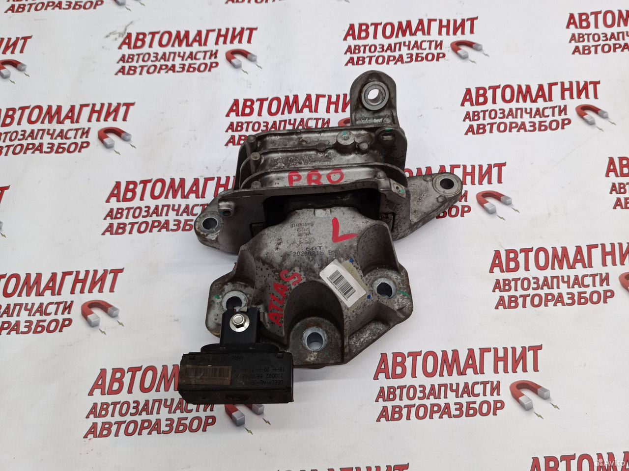 Подушка двигателя левая Geely Atlas Pro