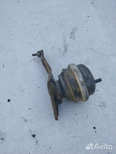 Подушка двигателя правая vоlvo 760 вольво 760, 740