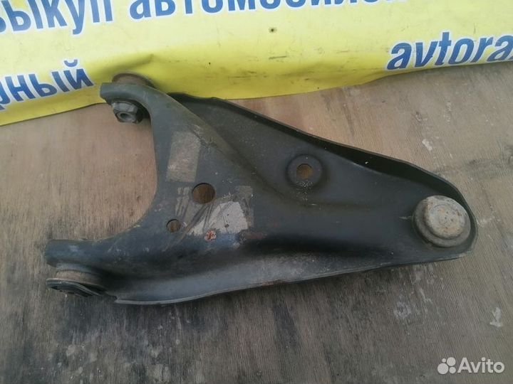 Рычаг передний правый Renault Logan