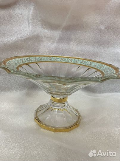 Ваза для фруктов и цветов