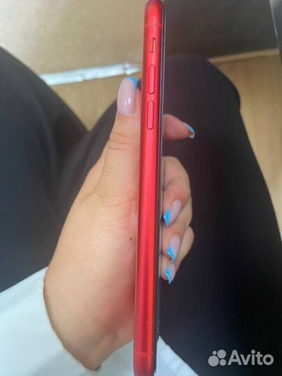 Телефон iPhone 11