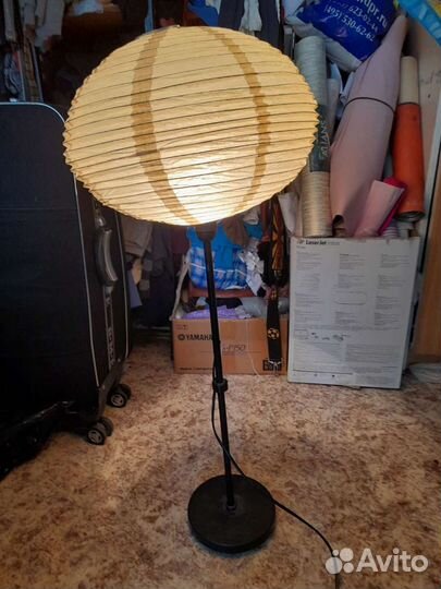 Светильник с абажуром стильный