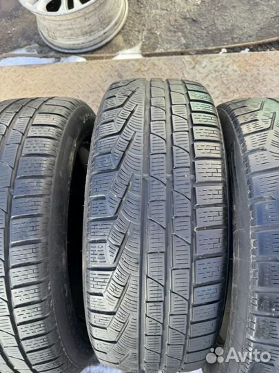 Pirelli Winter Sottozero 210 Serie II 235/55 R18