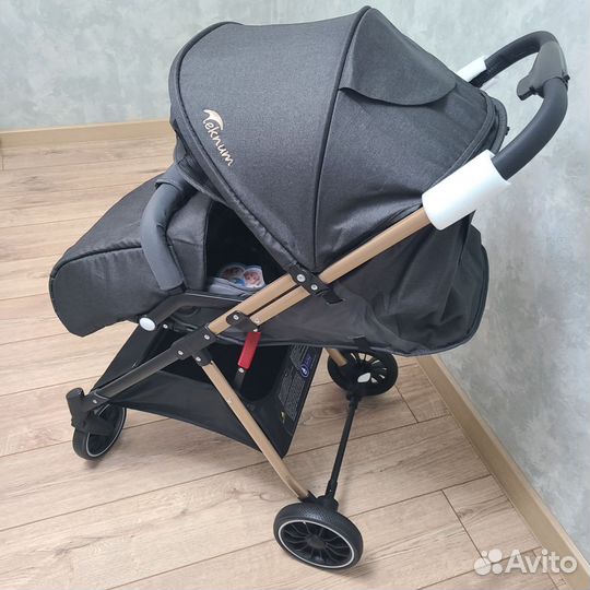 Прогулочная коляска новая