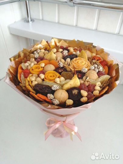 Съедобные букеты из сухофруктов и орехов