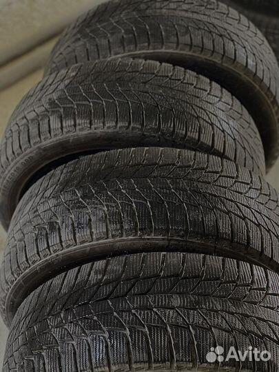 Triangle Snowlink TWT02 235/45 R18