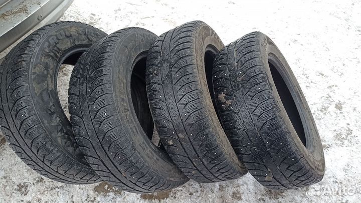 Bridgestone Ice Cruiser 7000 235/65 R17 108T