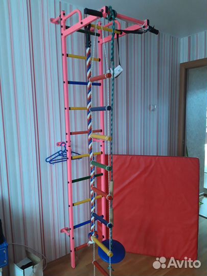 Шведская стенка с турником бу