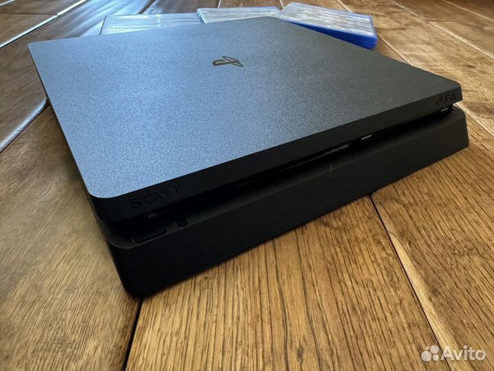 Playstation 4 slim 500gb, два геймпада