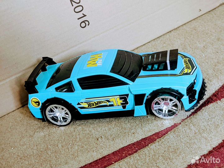 Машина Hot Wheels Turbo