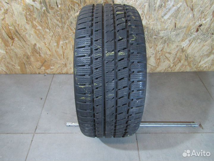 Kumho I'Zen KW27 245/35 R19