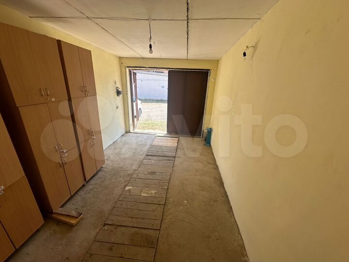 Гараж, > 30 м²