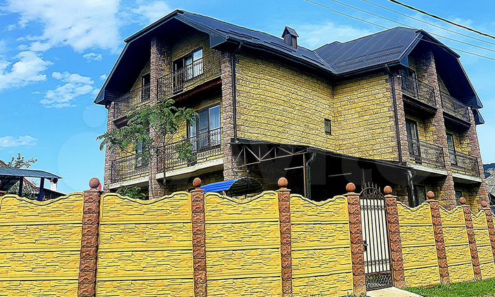 Дом 660 м² на участке 30 сот.