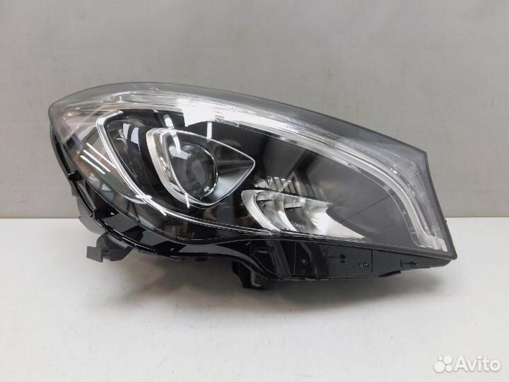Фара правая Mercedes-Benz CLA-Class