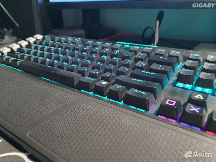 Механическая клавиатура Corsair k95 platinum