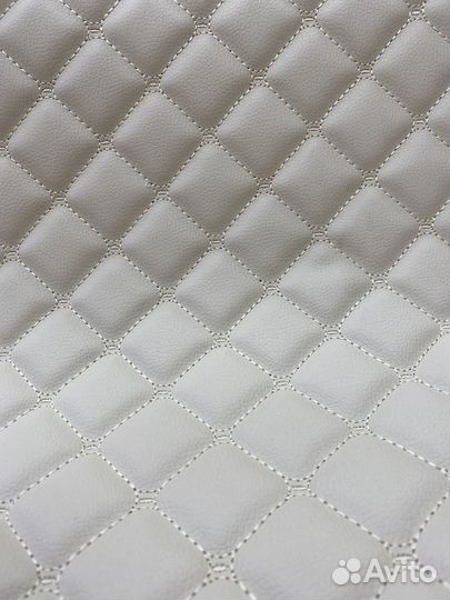 Экокожа стеганая бежевая с бежевым квадратом