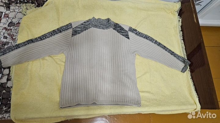 Свитер