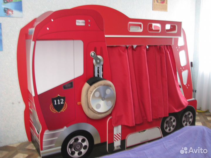 Продаю двух ярусную кровать