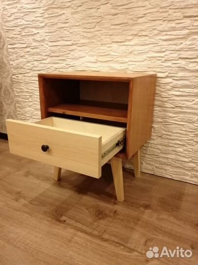 Тумба прикроватная из массива