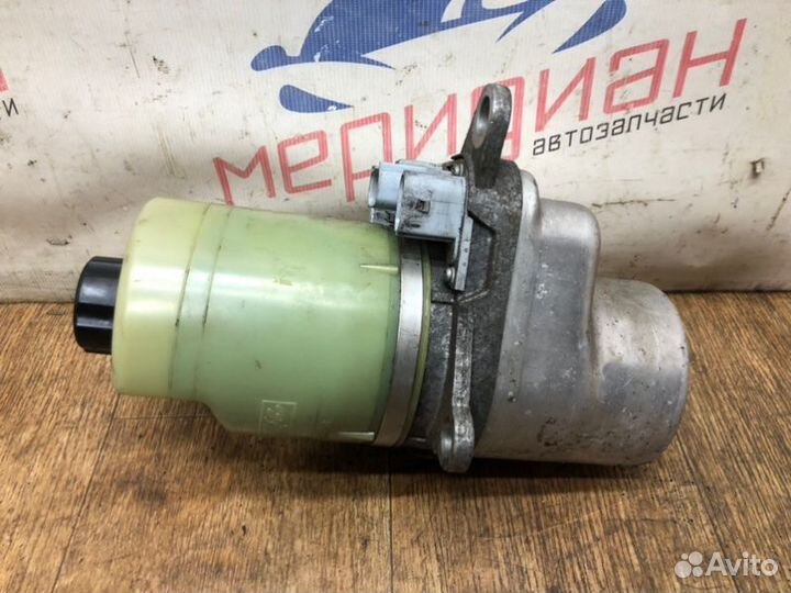 Насос гидроусилителя Ford Focus II 2009